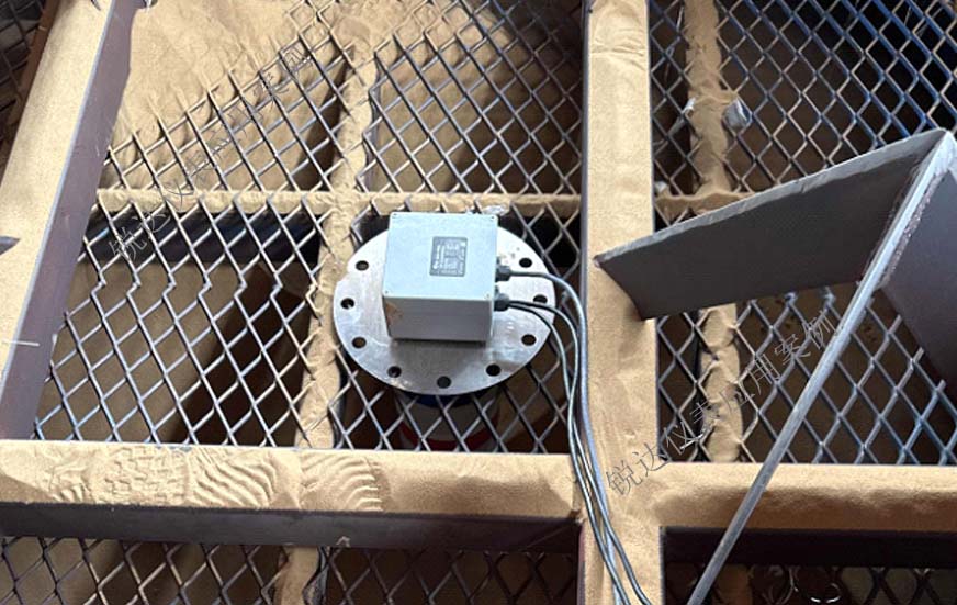 3D雷达料位计在石油厂料位体积监测