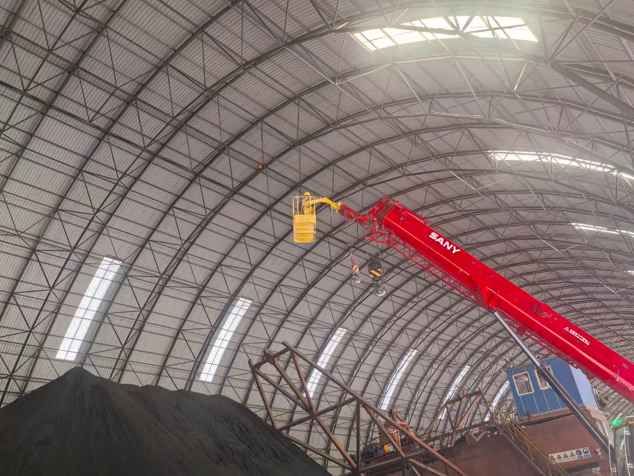 大型煤炭矿石堆体积测量1 大型煤炭矿石堆体积测量1